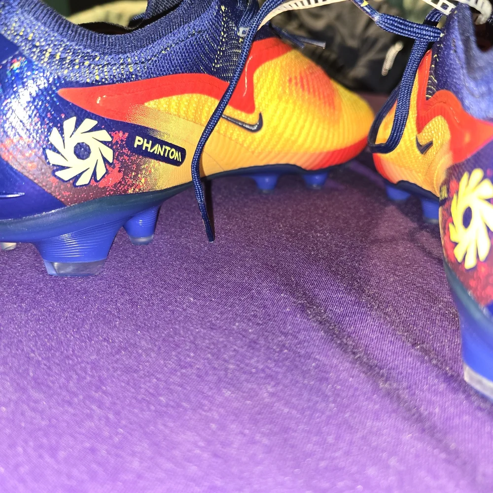 Nike Phantom 6 Elite Soccer Cleats Low Top - Picture 5 of 7